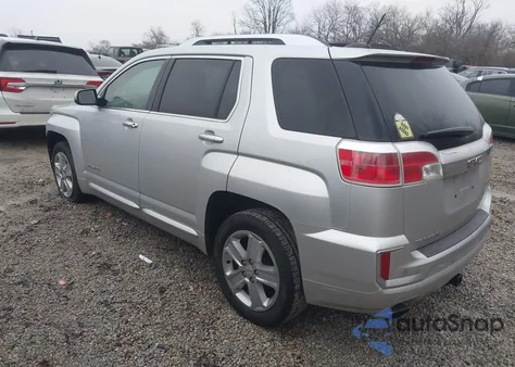 2017 GMC Terrain Denali z USA, uszkodzony, nr VIN 2GKALREK0H6270962
